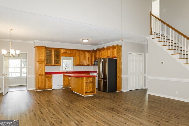 Building Photo - 2461 Sanjo St NE