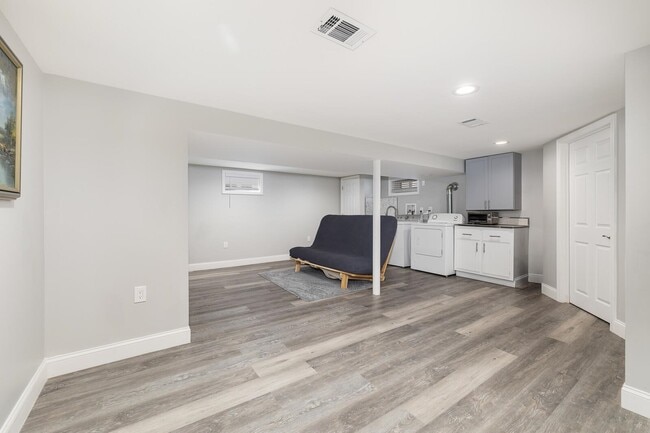 Building Photo - 47 Blondel Dr