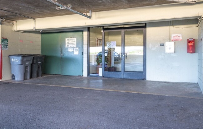 Building Photo - Beautiful Fully Furnished, 2 Bed, 1 1/2 Bath, Oceanview Condo with Pool