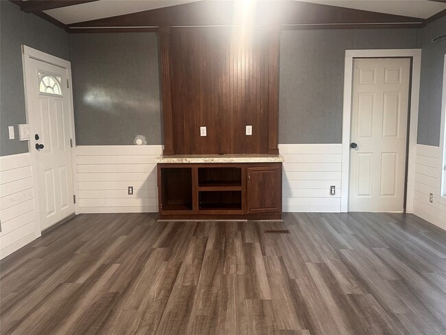 Building Photo - 14525 Oak Hill Ln