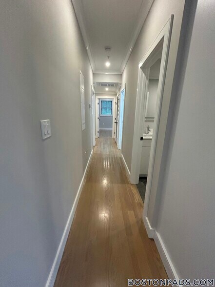 Building Photo - 285 Lamartine St