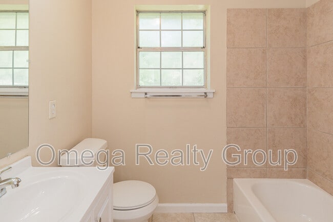 Building Photo - 213 Ashley Dr