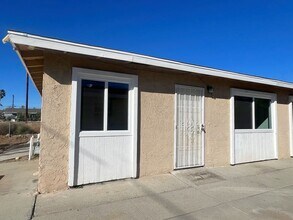 Building Photo - 1481 E Jacinto View Rd