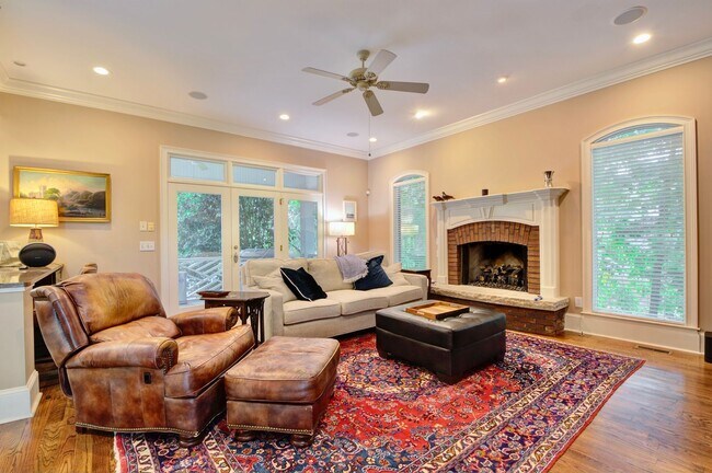 Building Photo - Executive Golf Course Rental in Moores Mil...