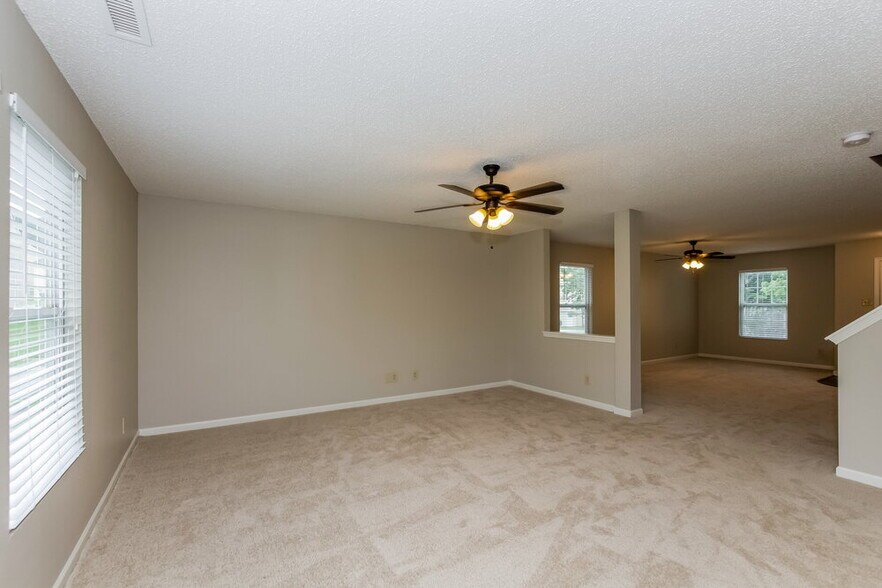 Building Photo - 7029 Maple Park Ln