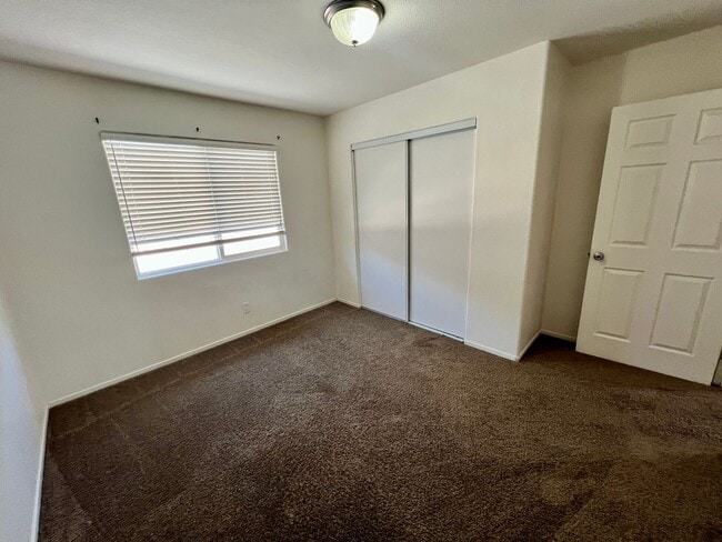 Building Photo - 73428 Sunnyvale Dr
