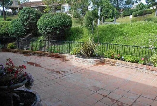 Building Photo - 15657 Caldas De Reyes