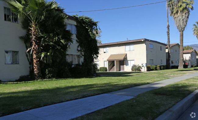 Building Photo - Elm Street Apartments