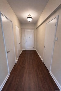 Building Photo - 220 Pelham Rd