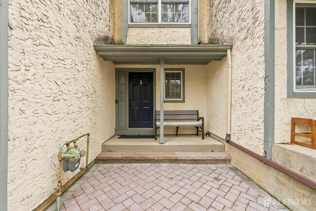Building Photo - 3 Dorchester Dr