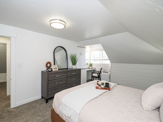 Building Photo - NEWLY REMODELED HISTORIC HOME IN DOWNTOWN ...