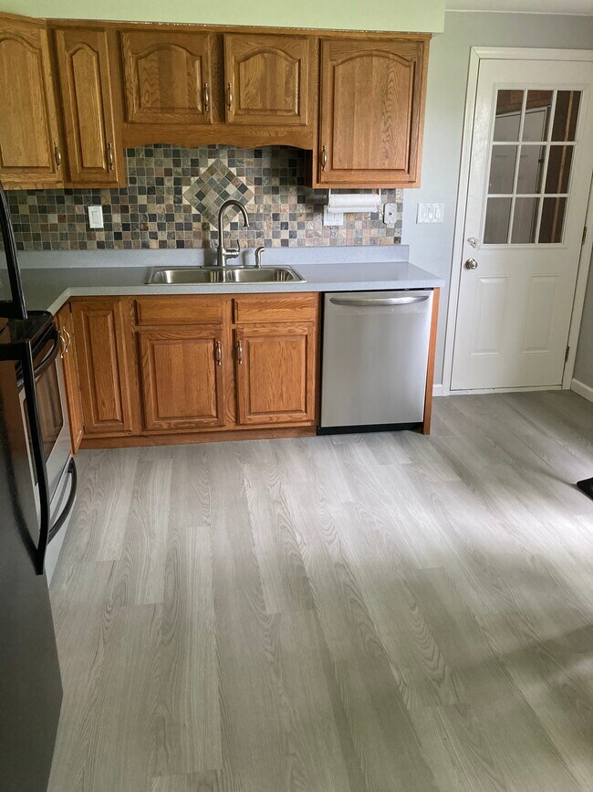 Building Photo - 608 Wheeler Ln