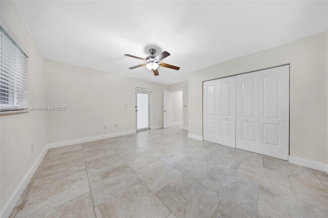 Building Photo - 840 NE 159th St
