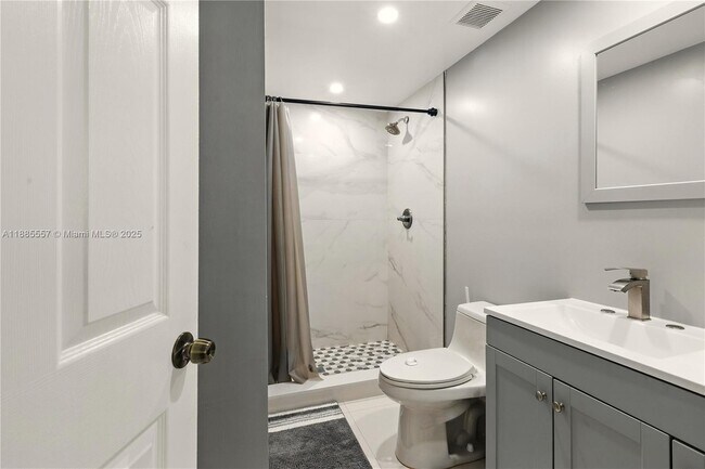 Building Photo - 3633 SW 12th Ct