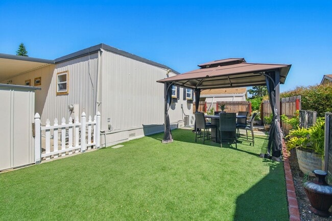 Building Photo - Highly Desirable Double Wide 55+ Home in R...
