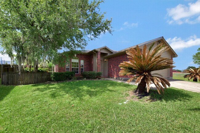 Building Photo - 855 Lake View Dr