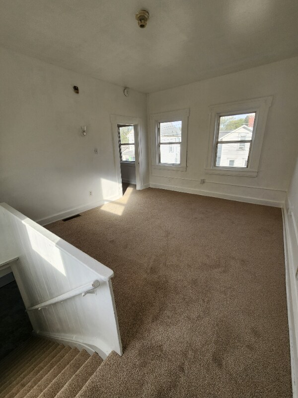 Building Photo - 518 New St