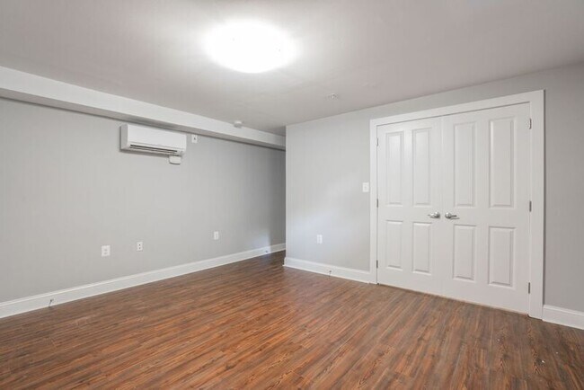 Building Photo - 310 E Lanvale St