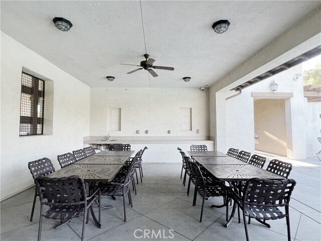 Building Photo - 2841 E Via Terrano