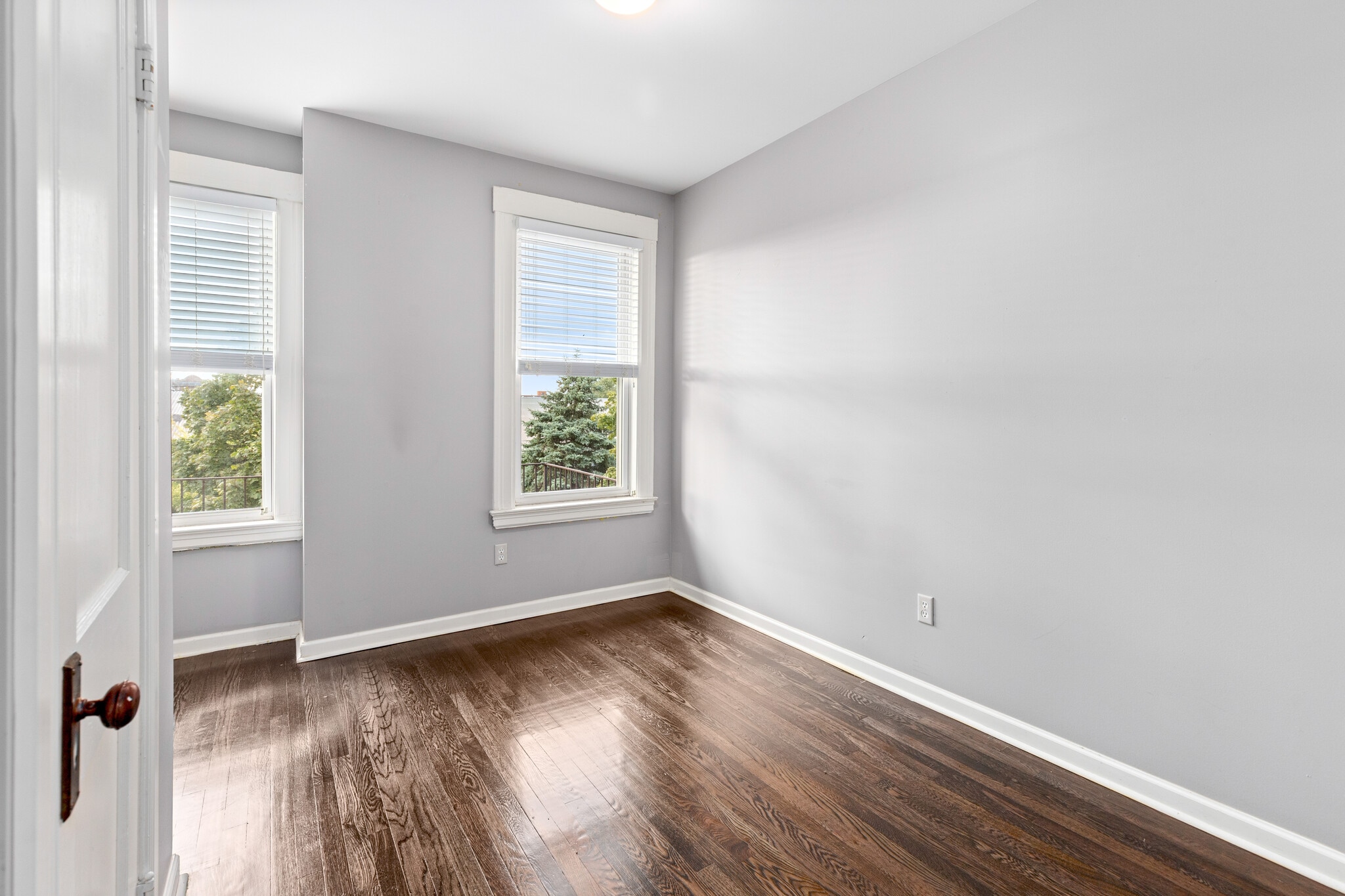 Building Photo - 310 Hendrie St