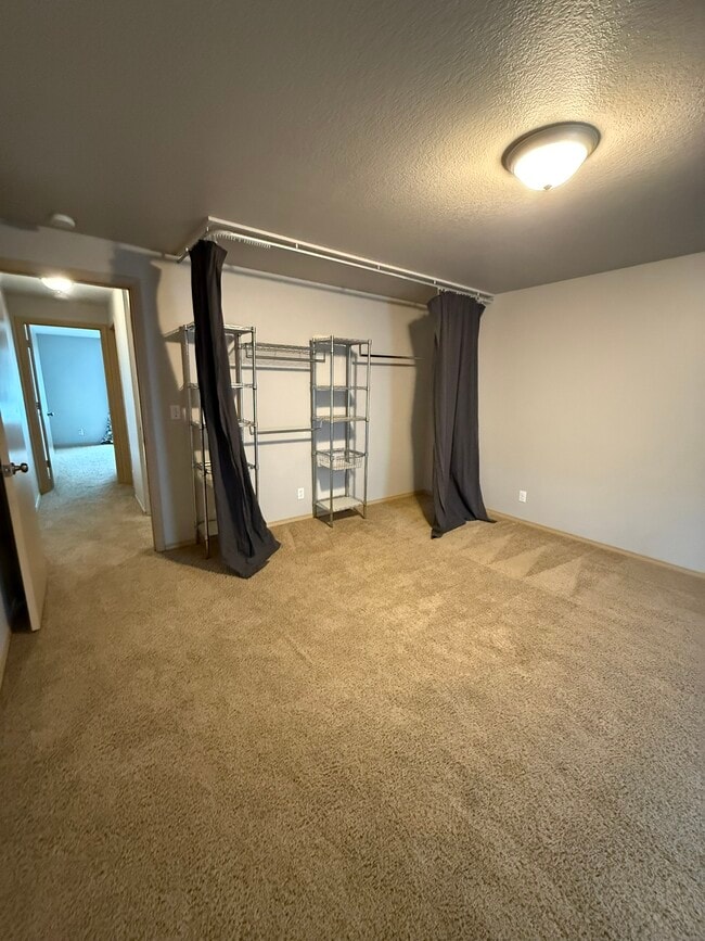 Building Photo - Taft Drive