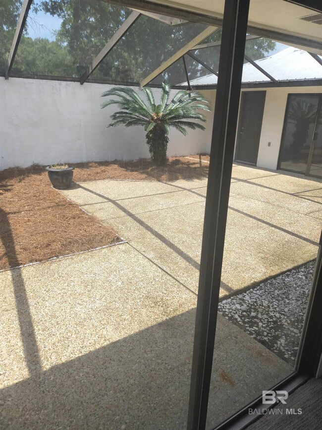 Building Photo - 318 W Fort Morgan Rd