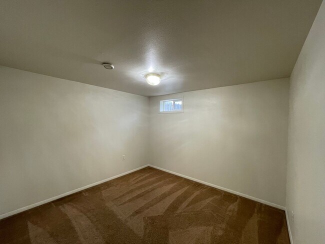 Building Photo - Great Updated Rancher