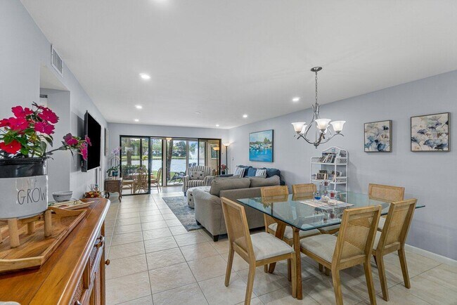 Building Photo - 5188 Oakhill Ln