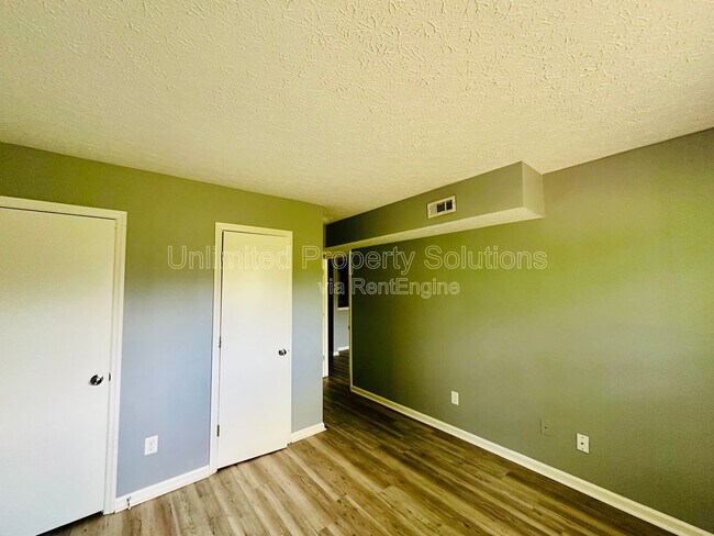 Building Photo - 205 Sunn Aire Ct