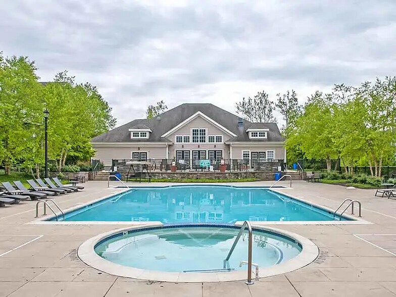 Building Photo - 1776 Patriots Ln