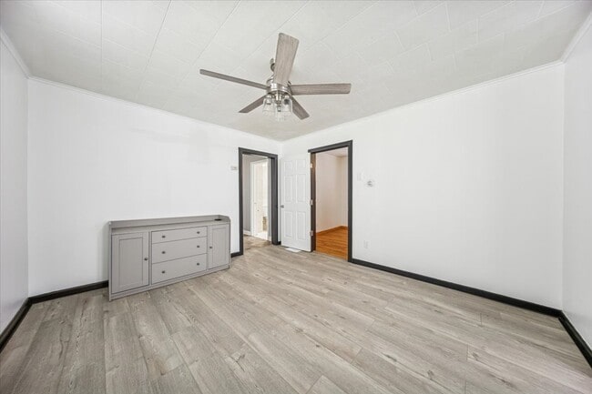 Building Photo - 3134 W 39th Pl