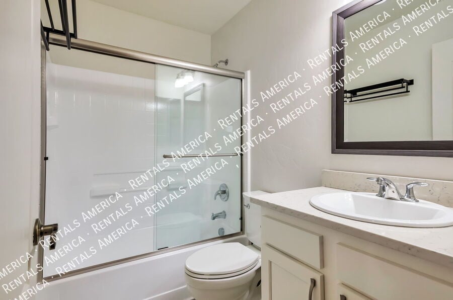 Building Photo - 219 W Calle Patio Lindo