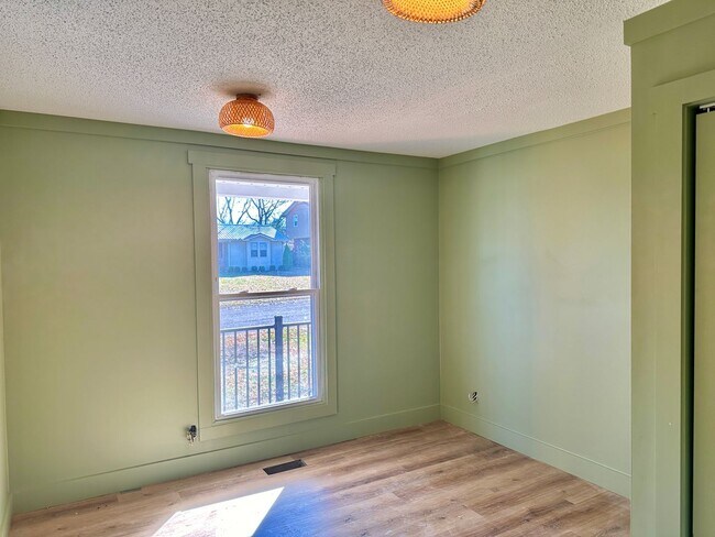 Building Photo - 6620 Upton Ln