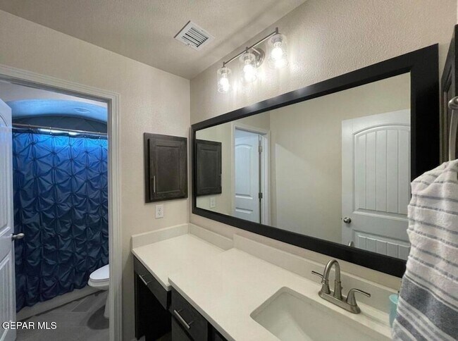 Building Photo - 420 Villa Socorro Pl