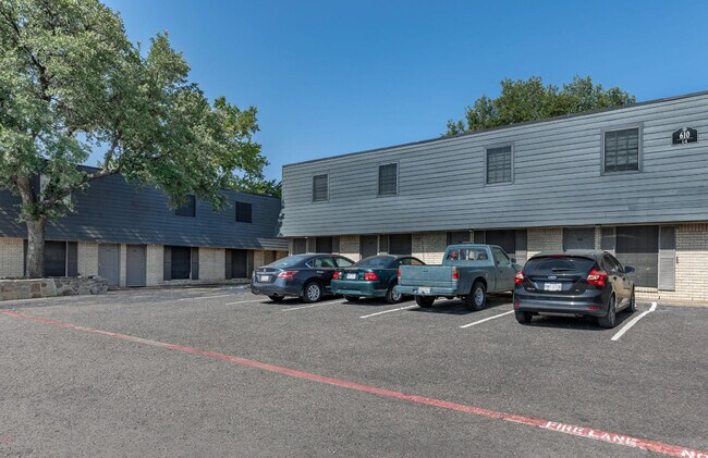 Building Photo - 600 W Pioneer Pkwy
