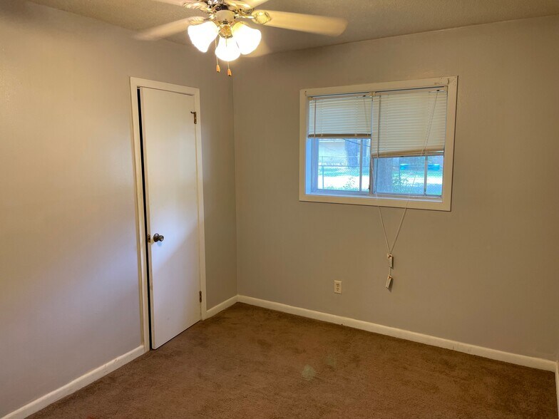 4th Room - 320 Logan St