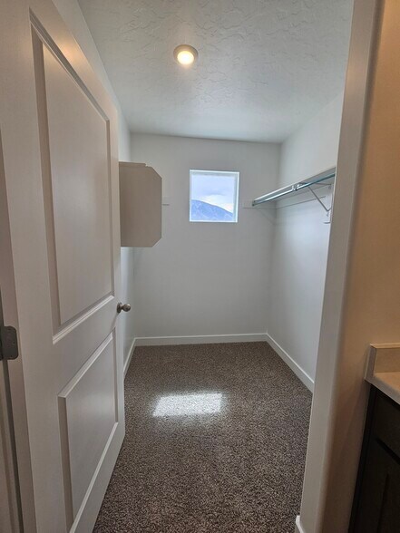 Building Photo - 1731 N Copper Canyon Dr