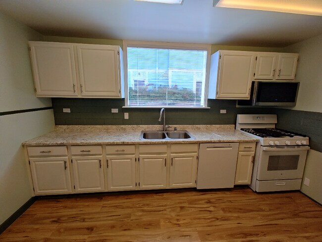 Building Photo - 1407 J St