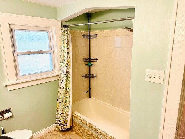 Building Photo - 4018 Webster St