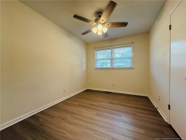 Building Photo - 718 Dwain Dr