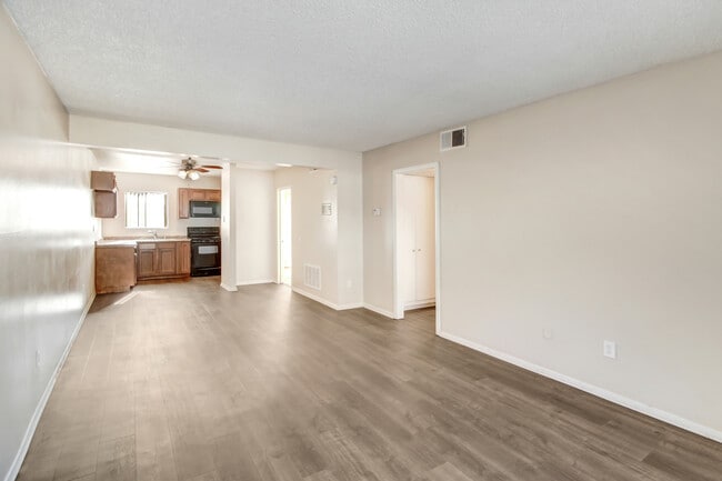 Building Photo - Chancellor Arms