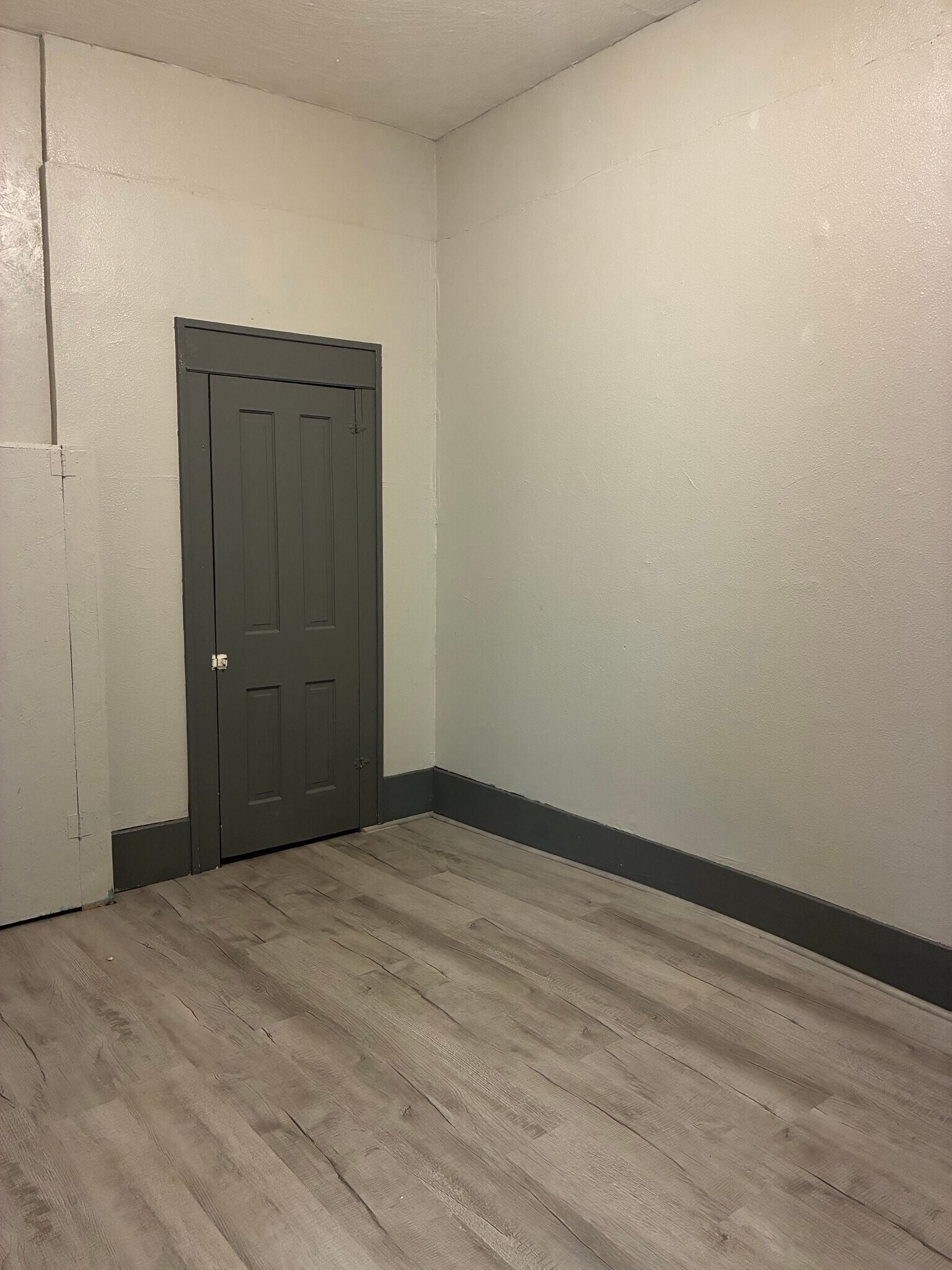 Building Photo - 230 W Comanche St