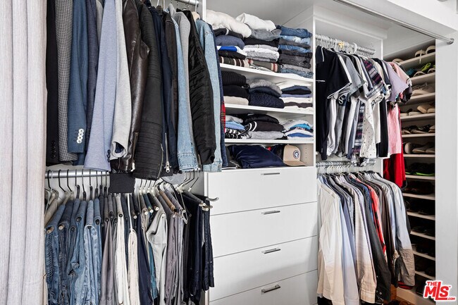 Building Photo - 1111 S Grand Ave