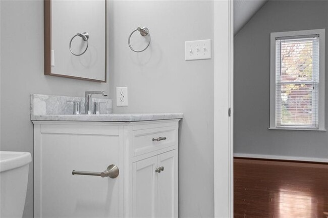 Building Photo - 715 Filbert St