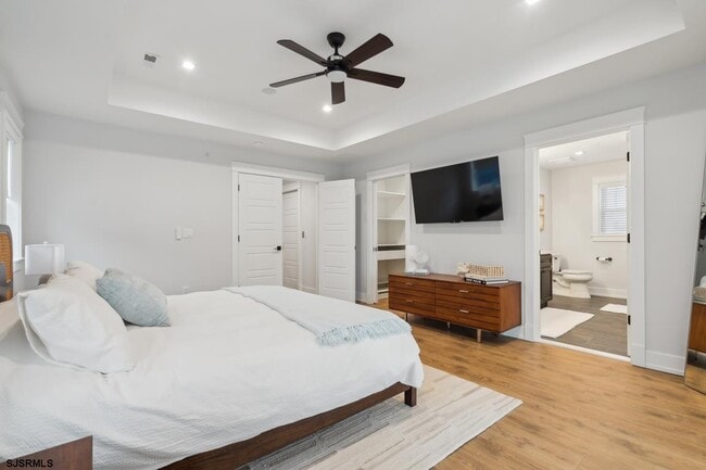 Building Photo - 9412 Ventnor Ave