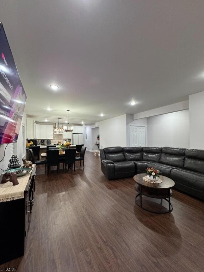 Building Photo - 528 Jefferson Ave