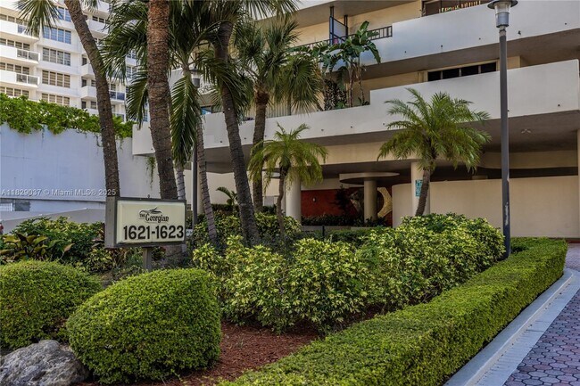 Building Photo - 1623 Collins Ave