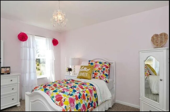 Building Photo - 899 Ventura Dr