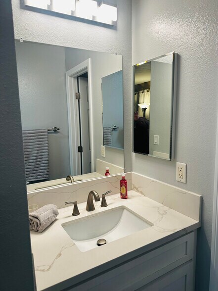 Building Photo - 23300 Marigold Ave