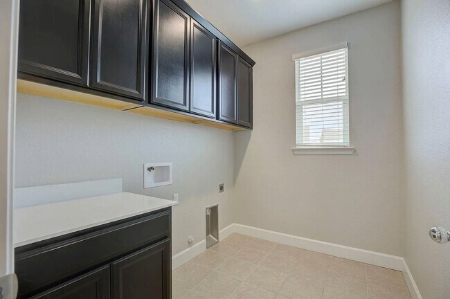 Building Photo - 1606 Lion St